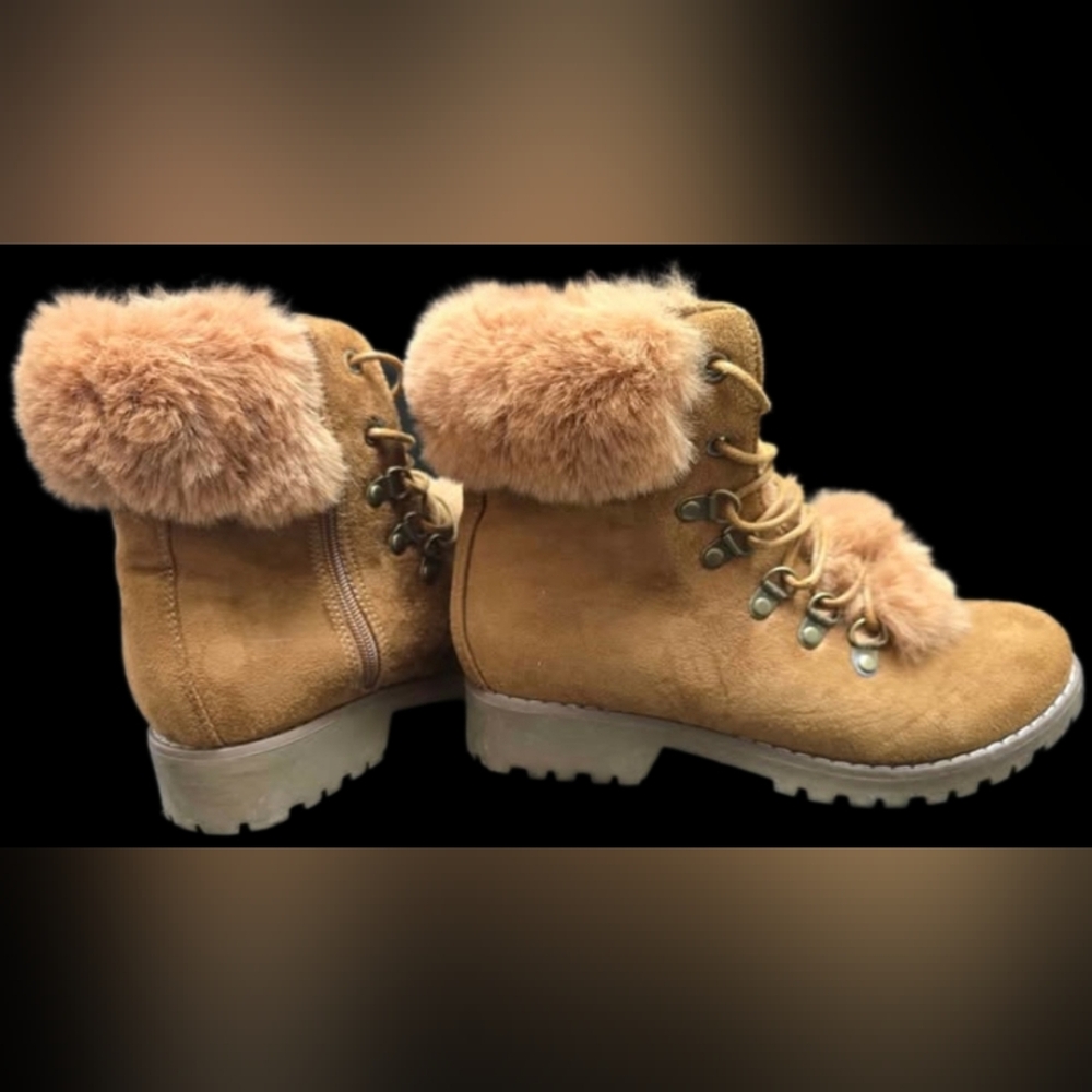 Streetwear Society Tan Faux Fur Trim Ankle Boots Lace-Up Winter Size 6 Cozy